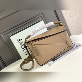 Loewe Популярная сумка Puzzle Bag (ср