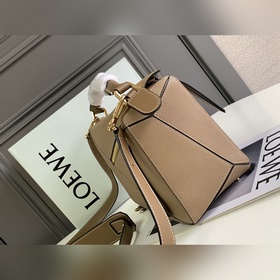 Loewe Популярная сумка Puzzle Bag (ср