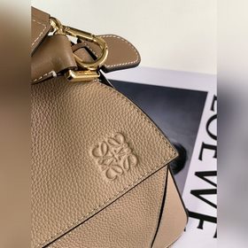 Loewe Популярная сумка Puzzle Bag (ср