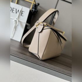 Loewe Сумка Puzzle среднего размера и