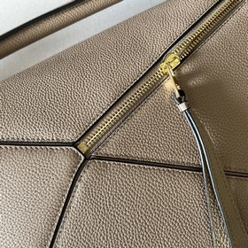 Loewe Сумка Puzzle среднего размера и