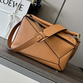 Loewe Средняя сумка Puzzle из зернист