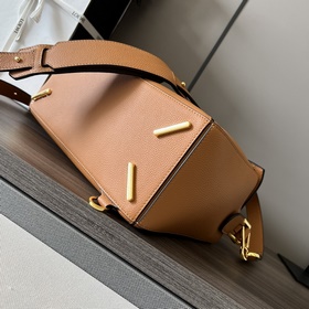 Loewe Средняя сумка Puzzle из зернист