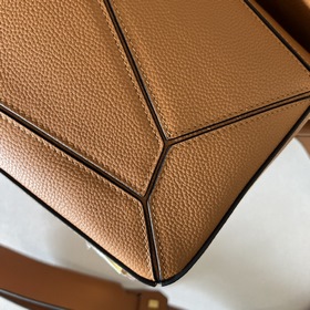 Loewe Средняя сумка Puzzle из зернист