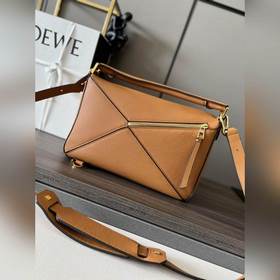Loewe Средняя сумка Puzzle из зернист