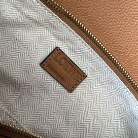 Loewe Средняя сумка Puzzle из зернист
