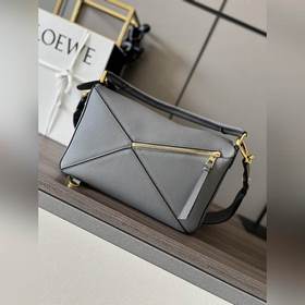 Loewe Средняя сумка Puzzle из зернист