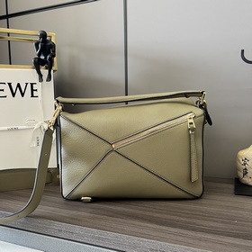 Loewe Средняя сумка Puzzle из зернист