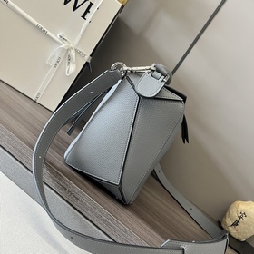 Loewe Сумка Puzzle среднего размера и