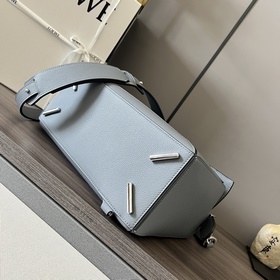 Loewe Сумка Puzzle среднего размера и