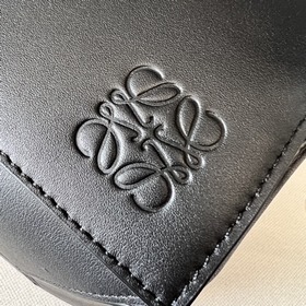 Loewe (новая версия) Сумка Puzzle сред