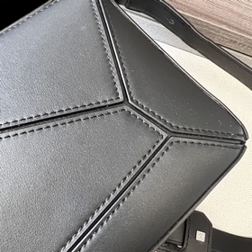 Loewe (новая версия) Сумка Puzzle сред