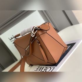 Loewe Популярная сумка Puzzle Bag (ср