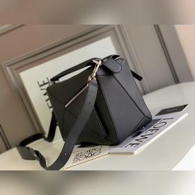 Loewe Популярная сумка Puzzle Bag (ср