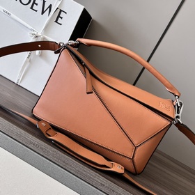 Loewe (новая версия) Сумка Puzzle сред