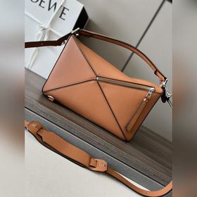 Loewe (новая версия) Сумка Puzzle сред