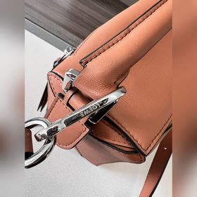 Loewe (новая версия) Сумка Puzzle сред