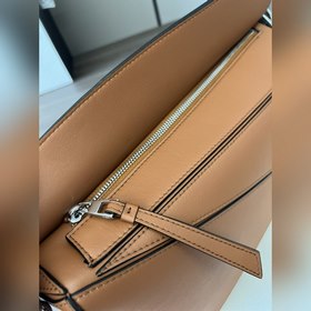 Loewe (новая версия) Сумка Puzzle сред