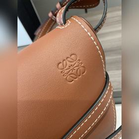 Loewe  Маленькая сумка-седло Gate Но