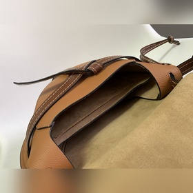Сумка Loewe Gate в стиле «седло» — кач