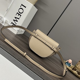 Новая версия сумки Loewe Gate Dual (но