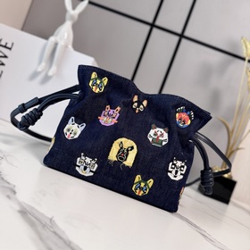 Loewe  Маленькая вышитая сумка-клатч