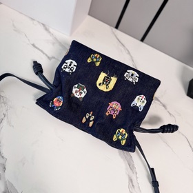Loewe  Маленькая вышитая сумка-клатч 