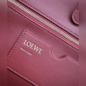 Loewe  Новая модель средней сумки Ma