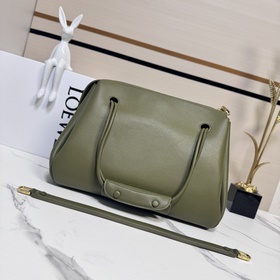Loewe  Новая модель большой сумки Ma