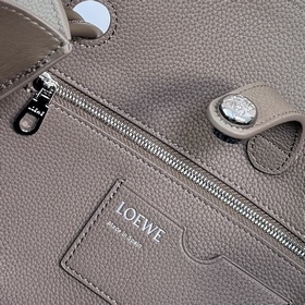 Loewe  Новая модель большой сумки Ma