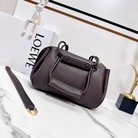 Loewe  Новая модель сумки Madrid из 