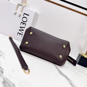 Loewe  Новая модель сумки Madrid из 
