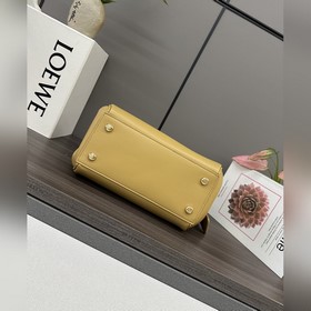 Loewe  Новая модель сумки Madrid из 