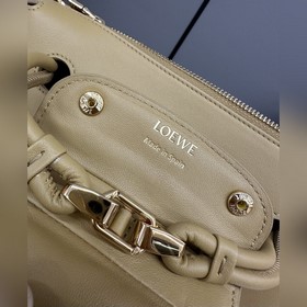 Loewe  Новая модель сумки Madrid из 