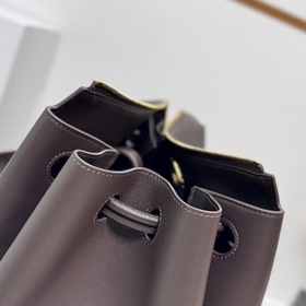 Loewe  Новая модель средней сумки Ma