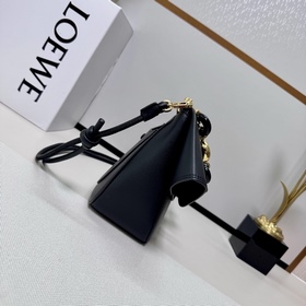 Loewe Ola — это мягкая, легкая и униве
