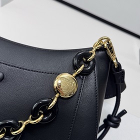 Loewe Ola — это мягкая, легкая и униве