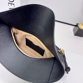 Loewe Ola — это мягкая, легкая и униве
