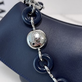 Loewe Ola — это мягкая, легкая и униве