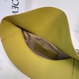 Loewe Ola — это мягкая, легкая и униве