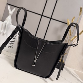 Loewe  Новая модель классической сумк