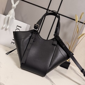 Loewe  Новая модель классической сумк