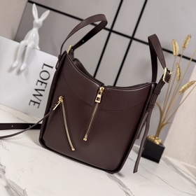 Loewe  Новая модель классической сумк