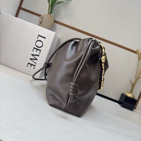 Новая модель Loewe — большая сумка Fla