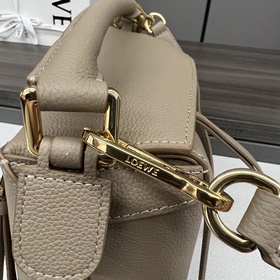 Loewe Новая версия сумки Puzzle Edge 