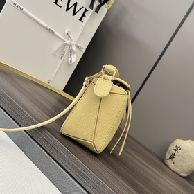 Loewe  Сумка Puzzle из миниатюрной зе