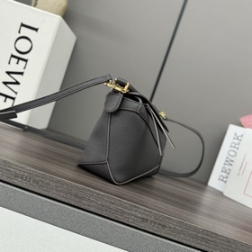 Loewe Новая версия сумки Puzzle Edge 