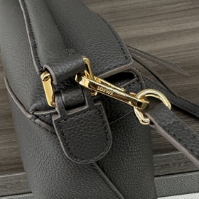 Loewe Новая версия сумки Puzzle Edge 