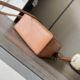 Loewe Мини-сумка Puzzle из классическ