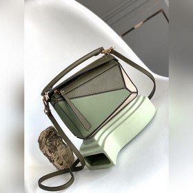 Loewe Хит продаж — мини-сумка Puzzle